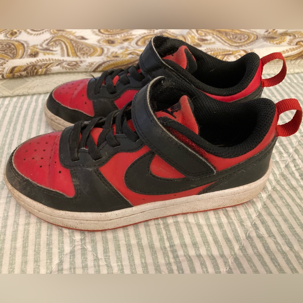 Boys Nike Court Borough Low Recraft Size 12